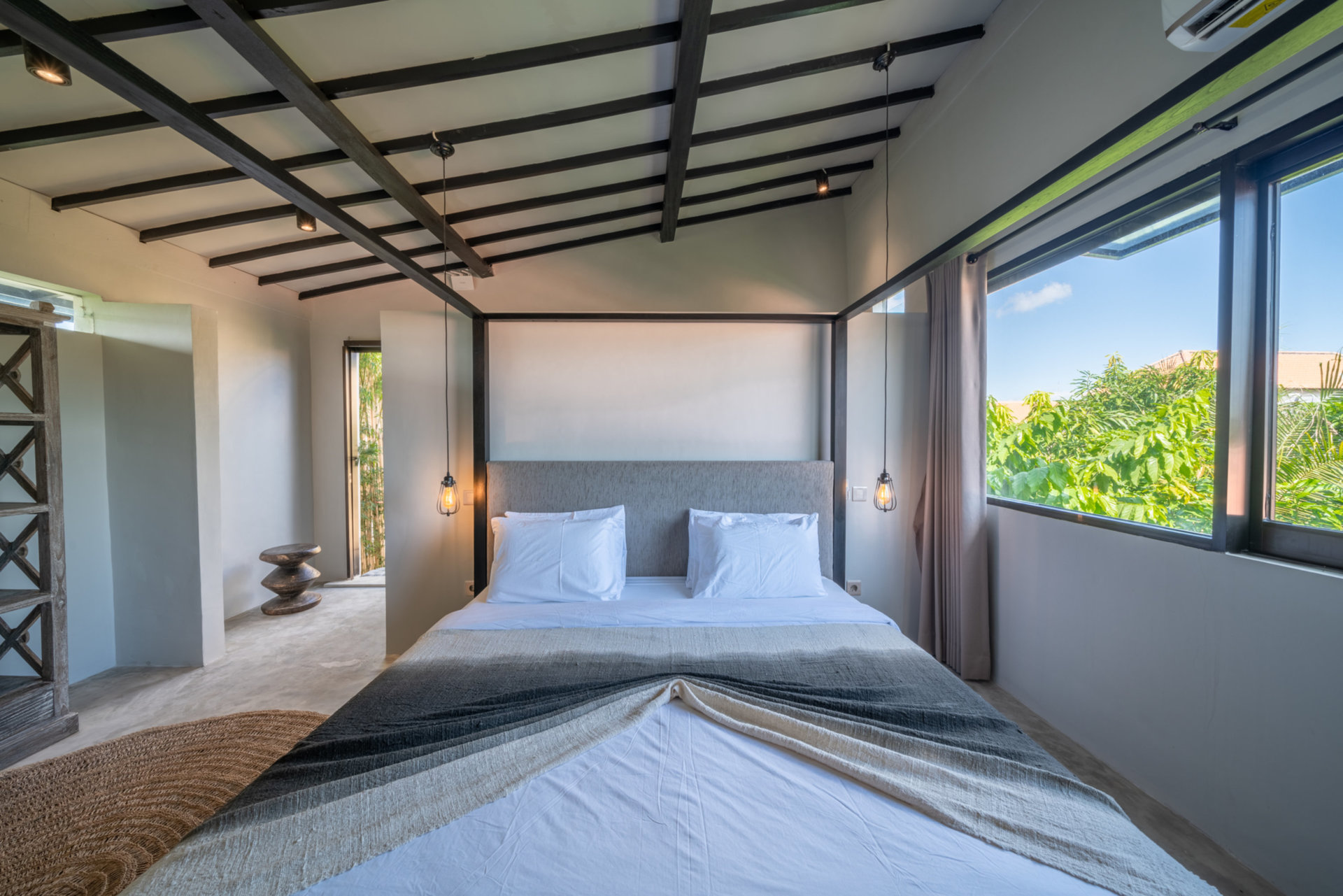 Predstavljajte si, da vaša družina najame luksuzno počitniško vilo s 4 spalnicami blizu plaže Kabupaten Badung Berawa, Bali Villa 2094