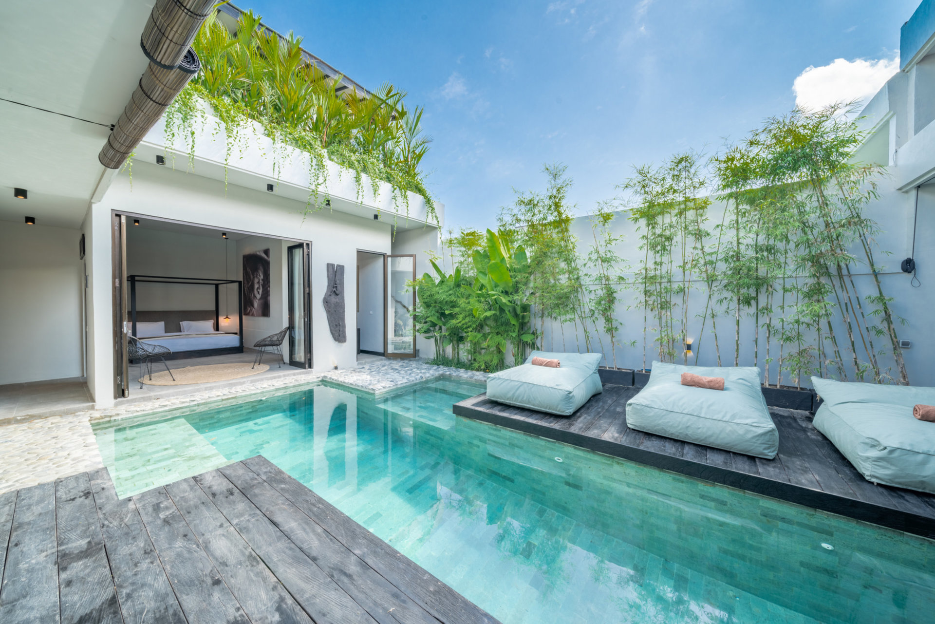 Predstavljajte si, da vaša družina najame luksuzno počitniško vilo s 4 spalnicami blizu plaže Kabupaten Badung Berawa, Bali Villa 2094
