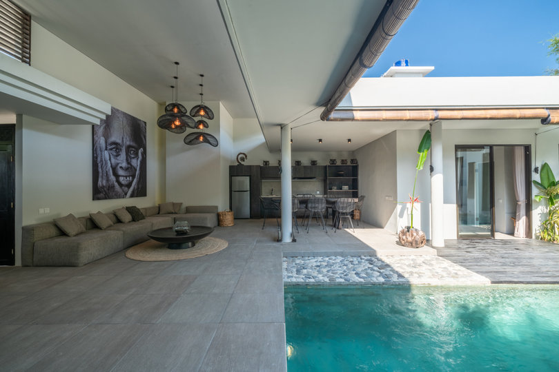 Predstavljajte si, da vaša družina najame luksuzno počitniško vilo s 4 spalnicami blizu plaže Kabupaten Badung Berawa, Bali Villa 2094