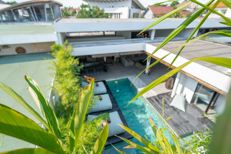 Predstavljajte si, da vaša družina najame luksuzno počitniško vilo s 4 spalnicami blizu plaže Kabupaten Badung Berawa, Bali Villa 2094
