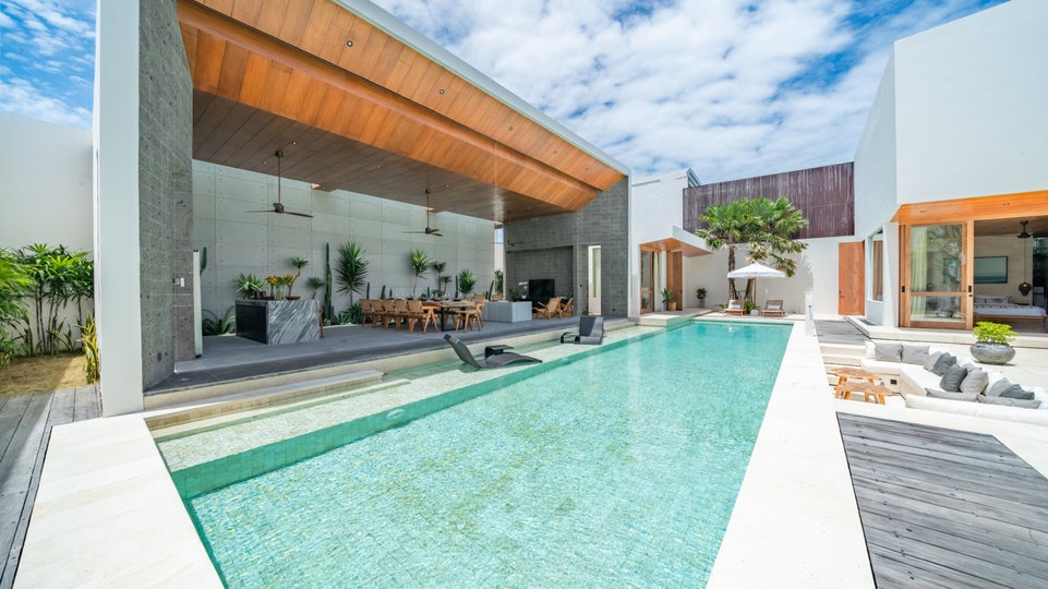 Najboljša počitniška vila s 5 zvezdicami v Kabupaten Badungu z zasebnim bazenom in polnim osebjem, Bali Villa 2098