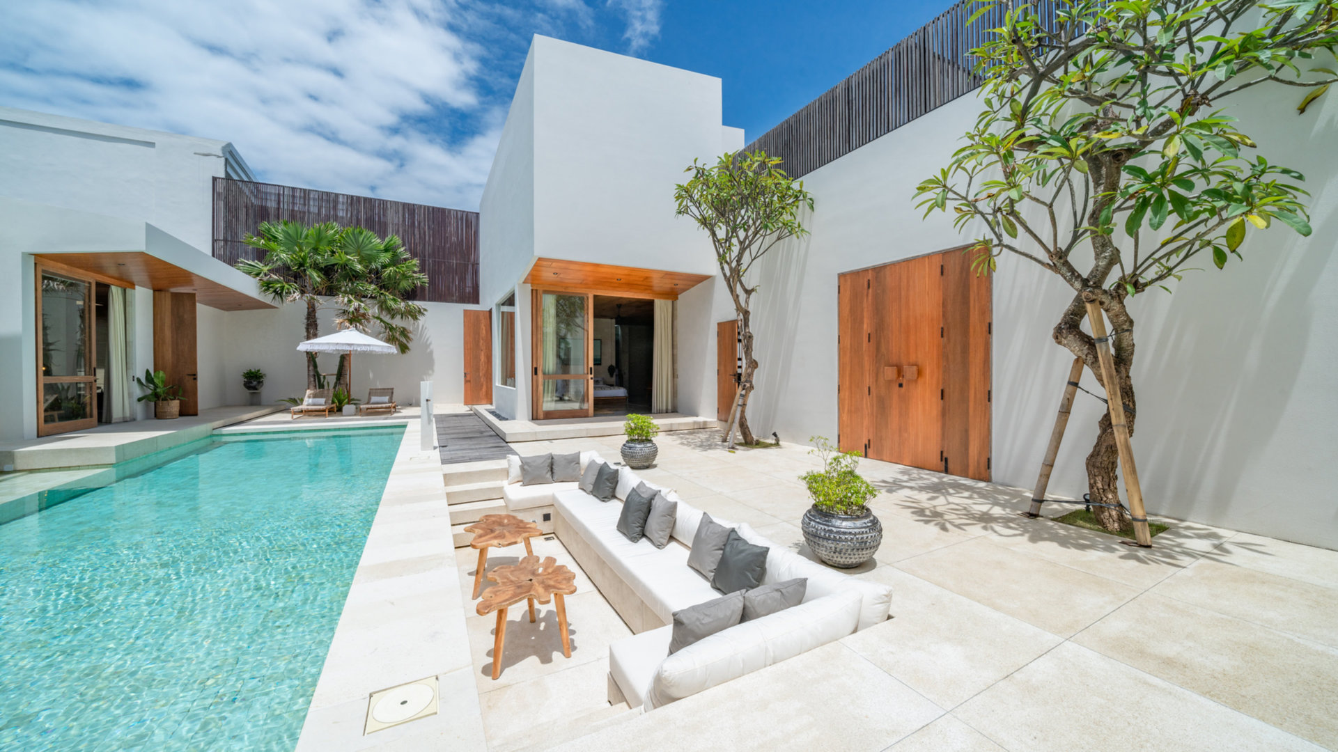 Najboljša počitniška vila s 5 zvezdicami v Kabupaten Badungu z zasebnim bazenom in polnim osebjem, Bali Villa 2098