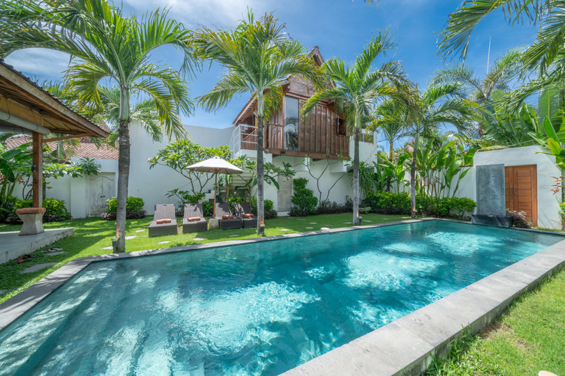 Najboljša počitniška vila s 5 zvezdicami v Kabupaten Badungu z zasebnim bazenom in polnim osebjem, Bali Villa 2099