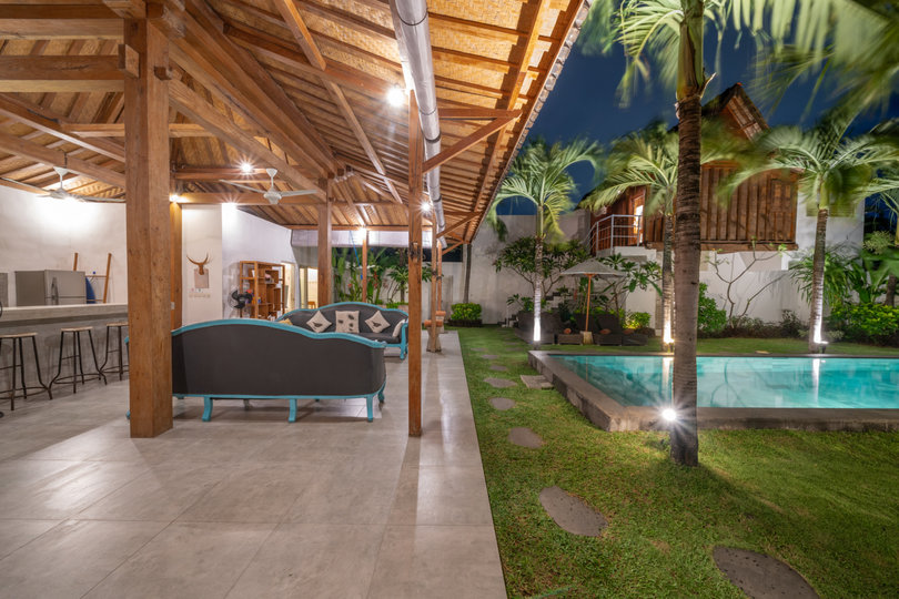 Najboljša počitniška vila s 5 zvezdicami v Kabupaten Badungu z zasebnim bazenom in polnim osebjem, Bali Villa 2099