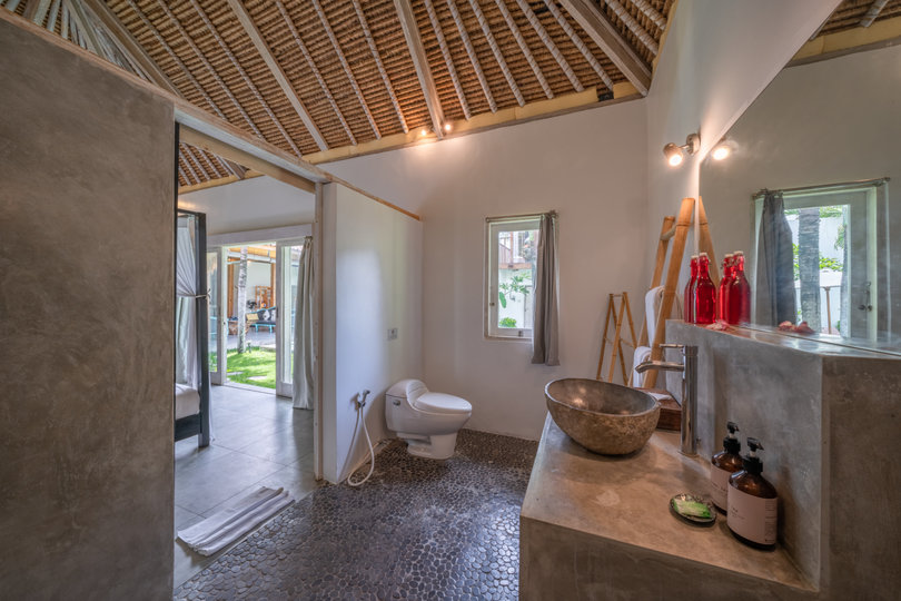 Najboljša počitniška vila s 5 zvezdicami v Kabupaten Badungu z zasebnim bazenom in polnim osebjem, Bali Villa 2099