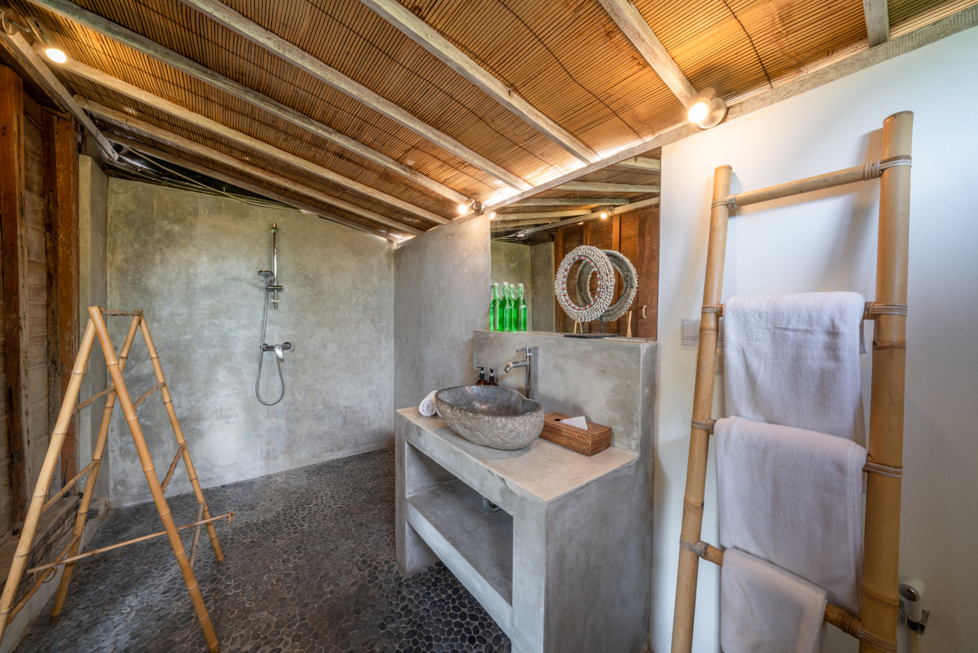 Najboljša počitniška vila s 5 zvezdicami v Kabupaten Badungu z zasebnim bazenom in polnim osebjem, Bali Villa 2099