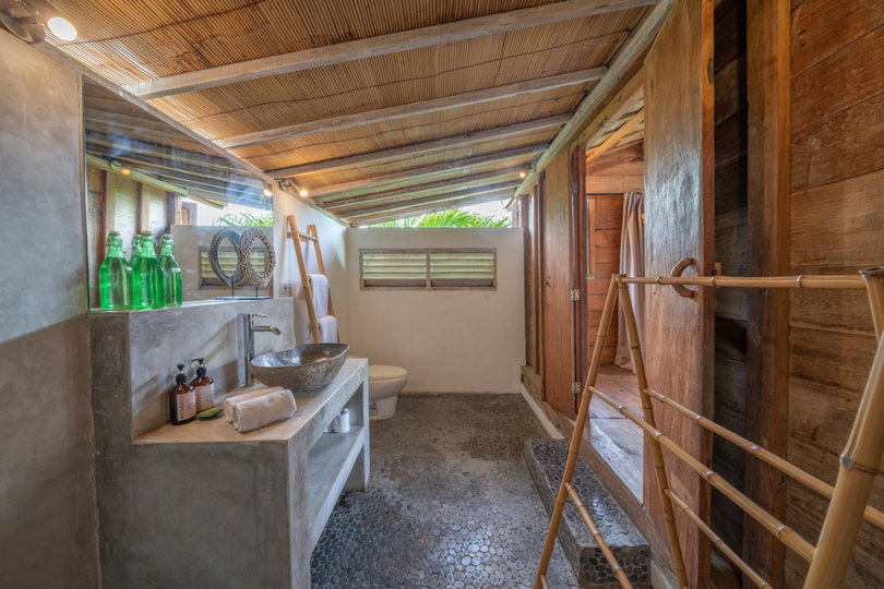 Najboljša počitniška vila s 5 zvezdicami v Kabupaten Badungu z zasebnim bazenom in polnim osebjem, Bali Villa 2099