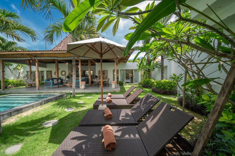 Najboljša počitniška vila s 5 zvezdicami v Kabupaten Badungu z zasebnim bazenom in polnim osebjem, Bali Villa 2099