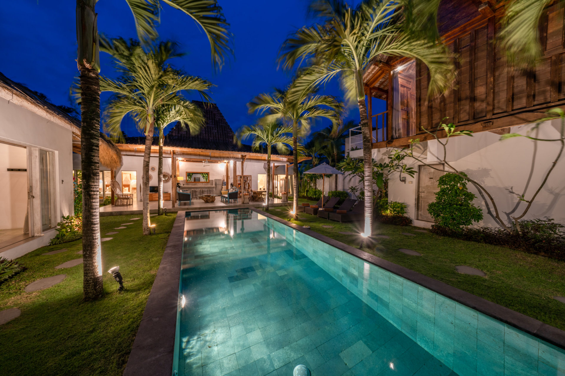 Najboljša počitniška vila s 5 zvezdicami v Kabupaten Badungu z zasebnim bazenom in polnim osebjem, Bali Villa 2099