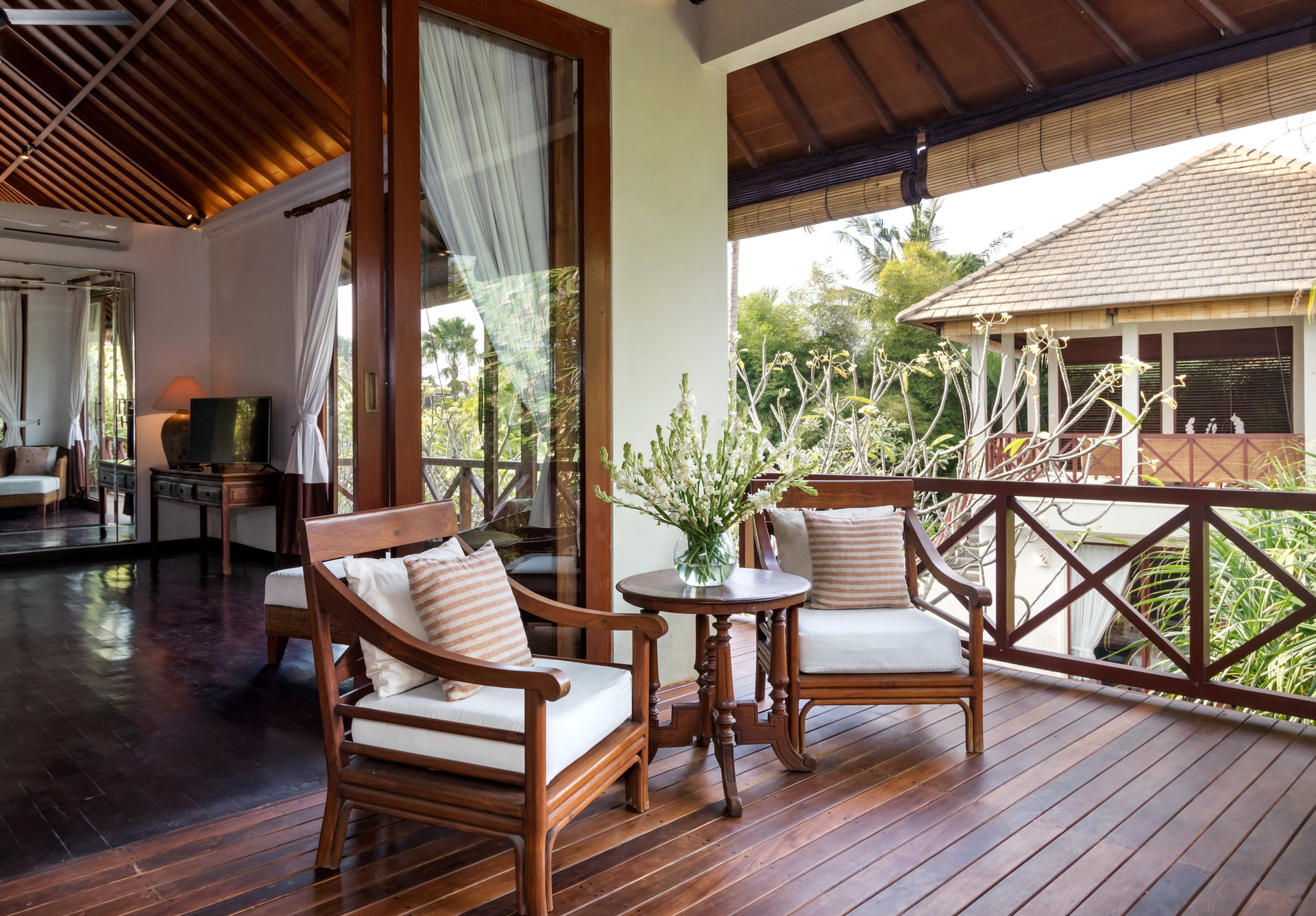 Popoln vodnik za najem vaše ekskluzivne počitniške vile v Kabupaten Badung z zasebnim bazenom in polnim osebjem, Bali Villa 2113