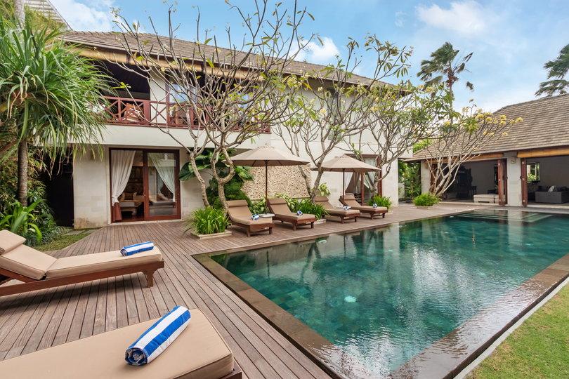 Popoln vodnik za najem vaše ekskluzivne počitniške vile v Kabupaten Badung z zasebnim bazenom in polnim osebjem, Bali Villa 2113