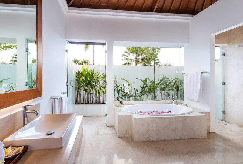Popoln vodnik za najem vaše ekskluzivne počitniške vile v Kabupaten Badung z zasebnim bazenom in polnim osebjem, Bali Villa 2113