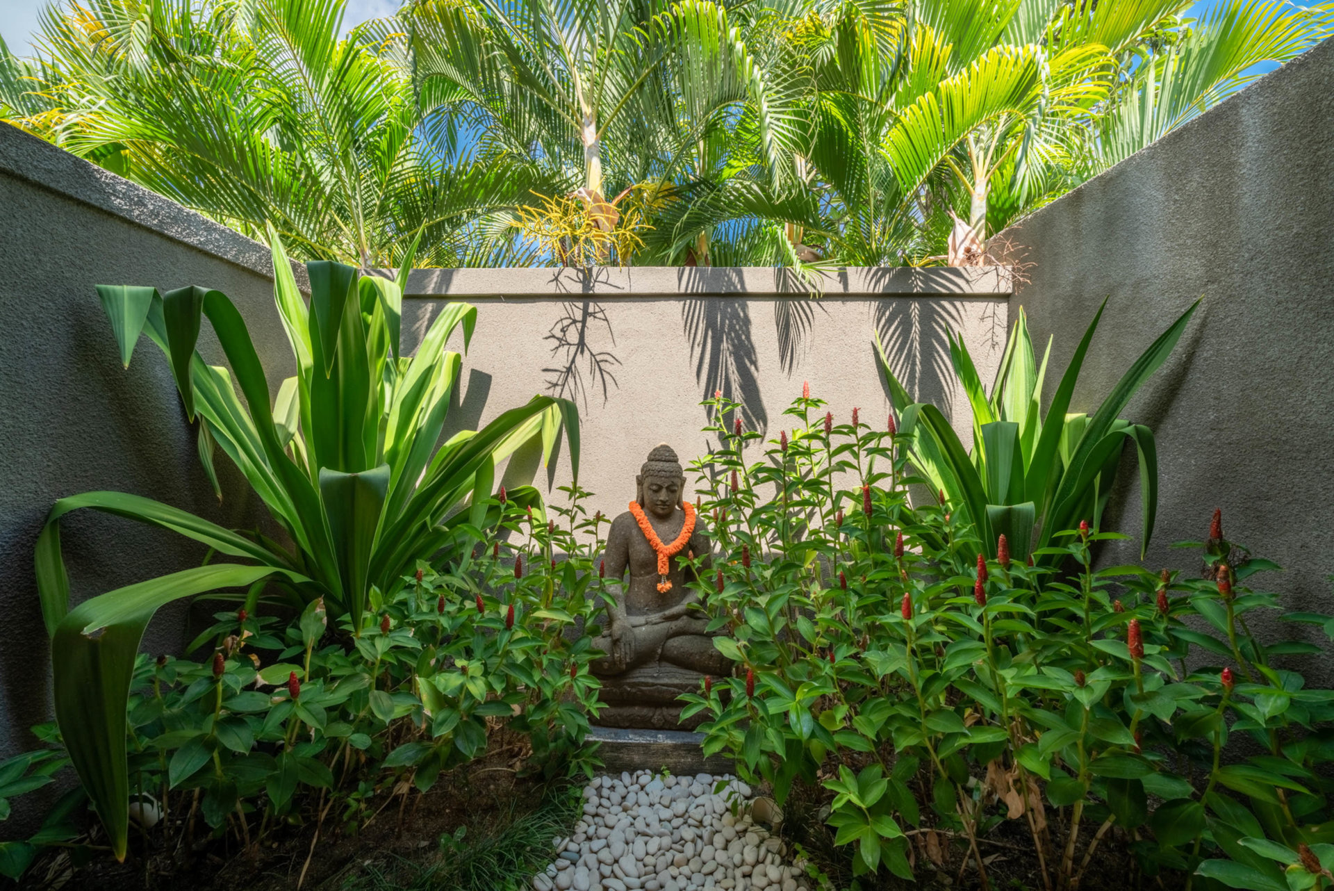 Popoln vodnik za najem vaše ekskluzivne počitniške vile v Kabupaten Badung z zasebnim bazenom in polnim osebjem, Bali Villa 2113