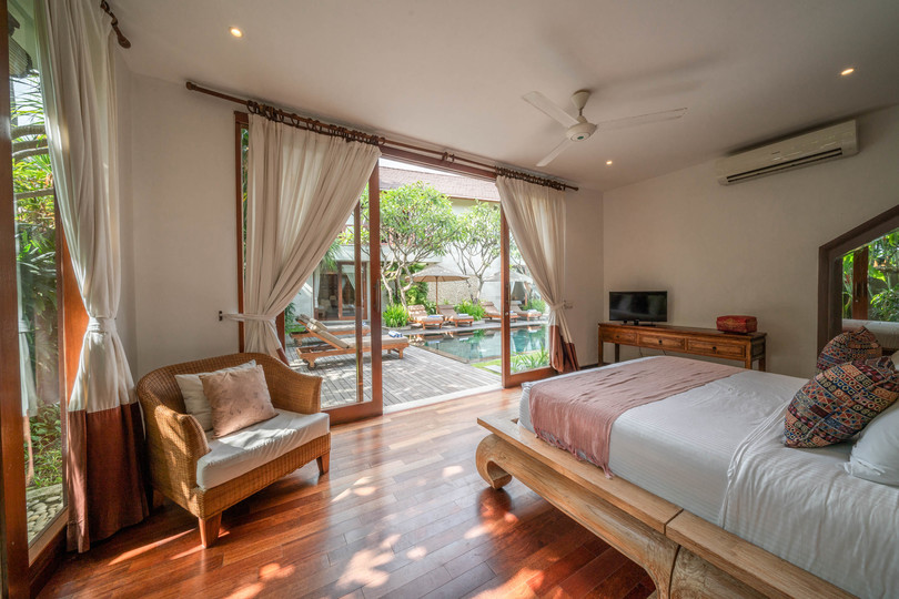 Popoln vodnik za najem vaše ekskluzivne počitniške vile v Kabupaten Badung z zasebnim bazenom in polnim osebjem, Bali Villa 2113
