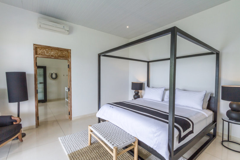 Predstavljajte si, da vaša družina najame luksuzno počitniško vilo s 5 spalnicami in osupljivim pogledom na ocean, Bali Villa 2114