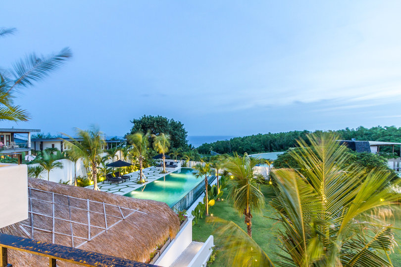 Predstavljajte si, da vaša družina najame luksuzno počitniško vilo s 5 spalnicami in osupljivim pogledom na ocean, Bali Villa 2114