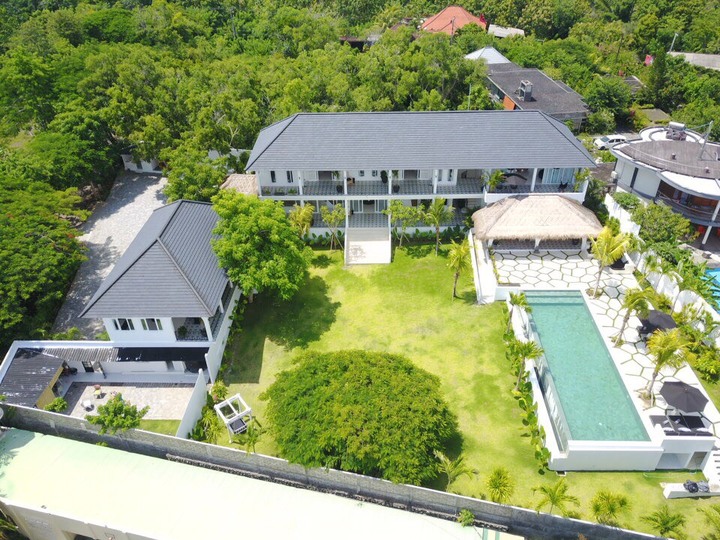 Predstavljajte si, da vaša družina najame luksuzno počitniško vilo s 5 spalnicami in osupljivim pogledom na ocean, Bali Villa 2114