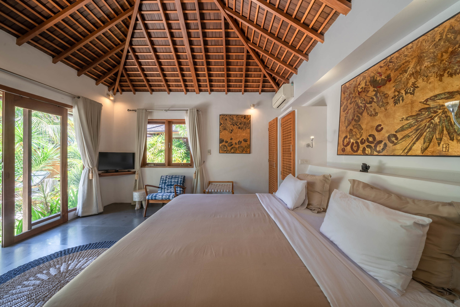Predstavljajte si, da vaša družina najame luksuzno počitniško vilo s 4 spalnicami blizu plaže Double Six, Bali Villa 2116