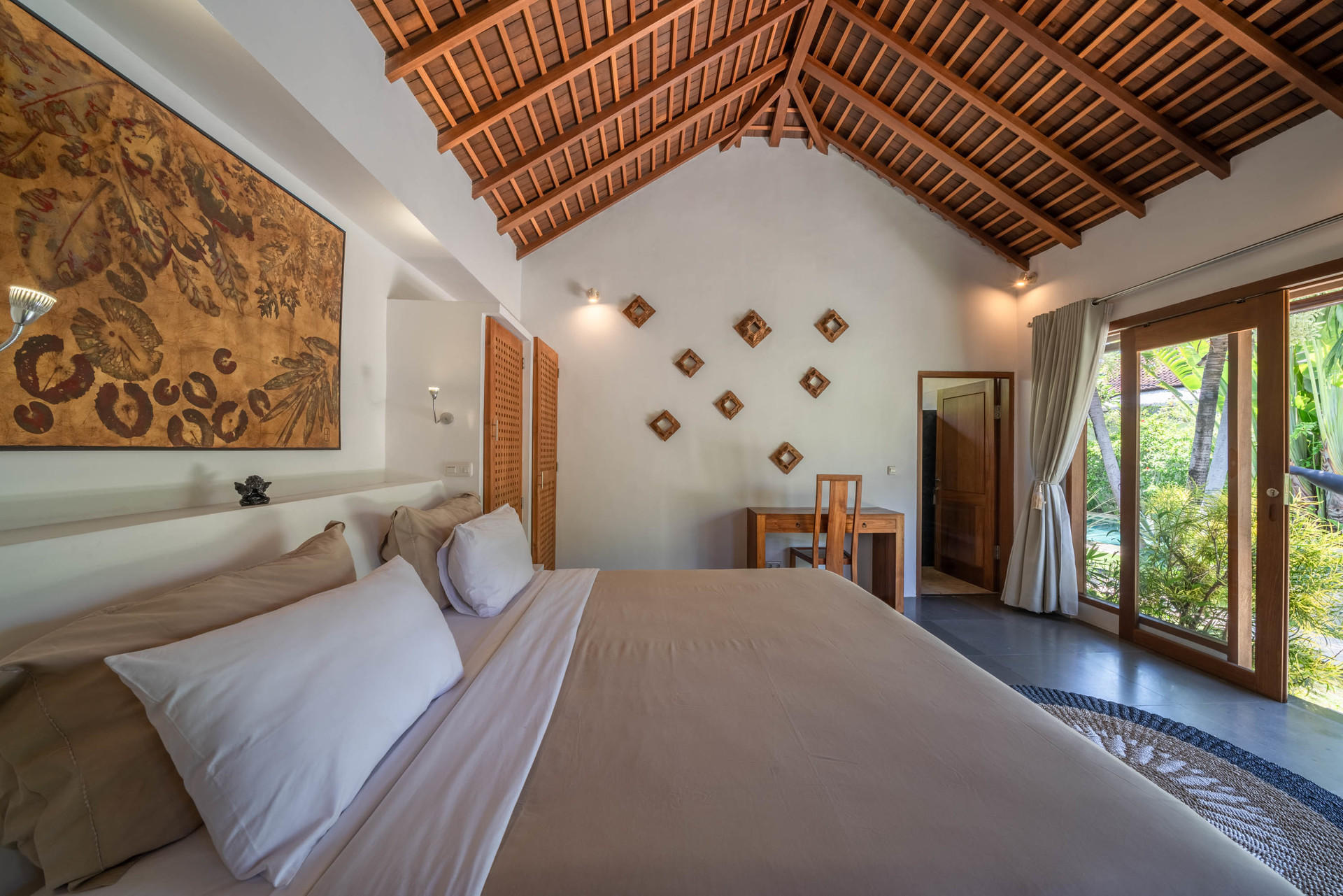 Predstavljajte si, da vaša družina najame luksuzno počitniško vilo s 4 spalnicami blizu plaže Double Six, Bali Villa 2116