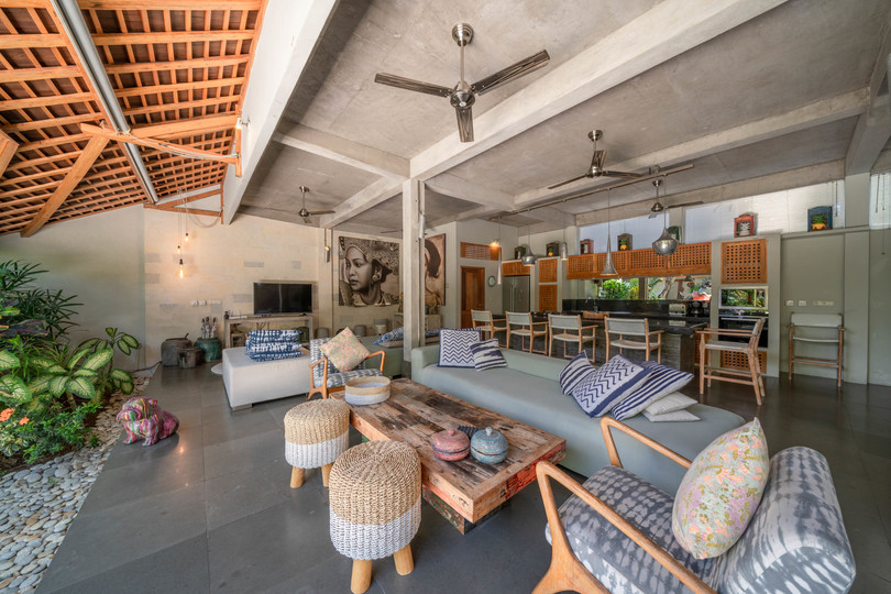 Predstavljajte si, da vaša družina najame luksuzno počitniško vilo s 4 spalnicami blizu plaže Double Six, Bali Villa 2116