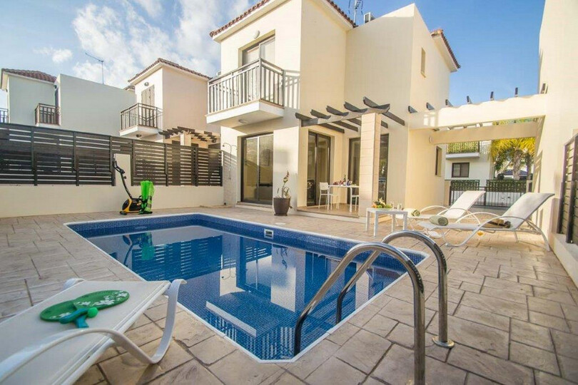 Končno lahko najamete popolno luksuzno vilo v Famagusti blizu vsega dogajanja, Famagusta Villa 1019
