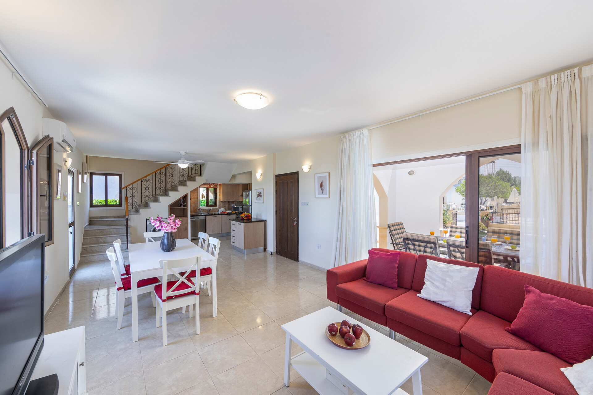 Vrhunski vodnik za najem vaše luksuzne vile s 4 spalnicami na plaži, vila Famagusta 1022