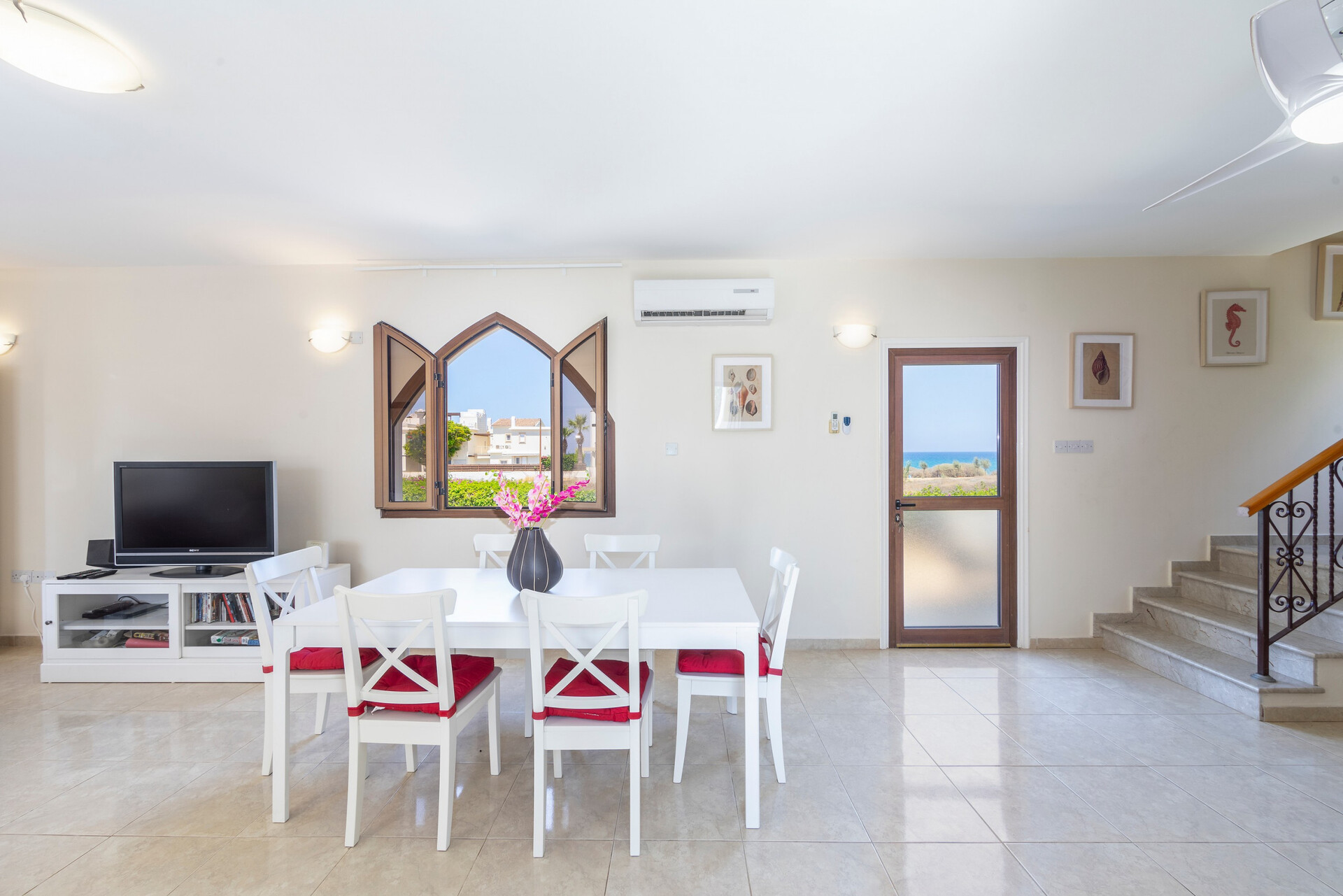 Vrhunski vodnik za najem vaše luksuzne vile s 4 spalnicami na plaži, vila Famagusta 1022