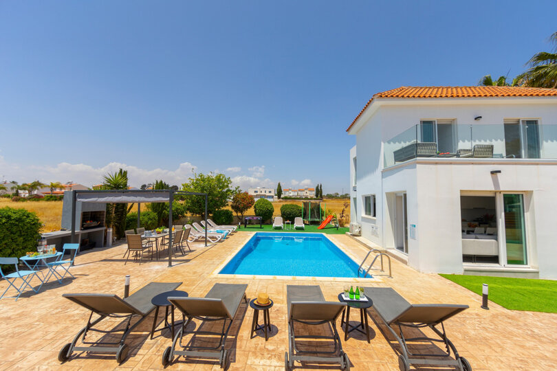 Vam in vaši družini bo všeč ta vila v bližini čudovitega mesta Famagusta, Famagusta Villa 1023