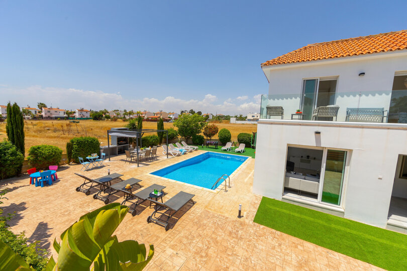 Vam in vaši družini bo všeč ta vila v bližini čudovitega mesta Famagusta, Famagusta Villa 1023