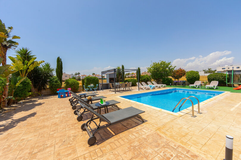 Vam in vaši družini bo všeč ta vila v bližini čudovitega mesta Famagusta, Famagusta Villa 1023