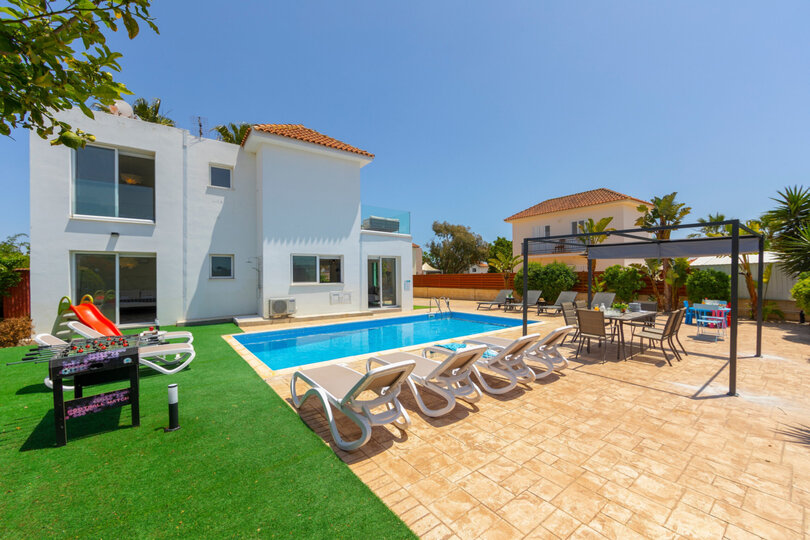 Vam in vaši družini bo všeč ta vila v bližini čudovitega mesta Famagusta, Famagusta Villa 1023
