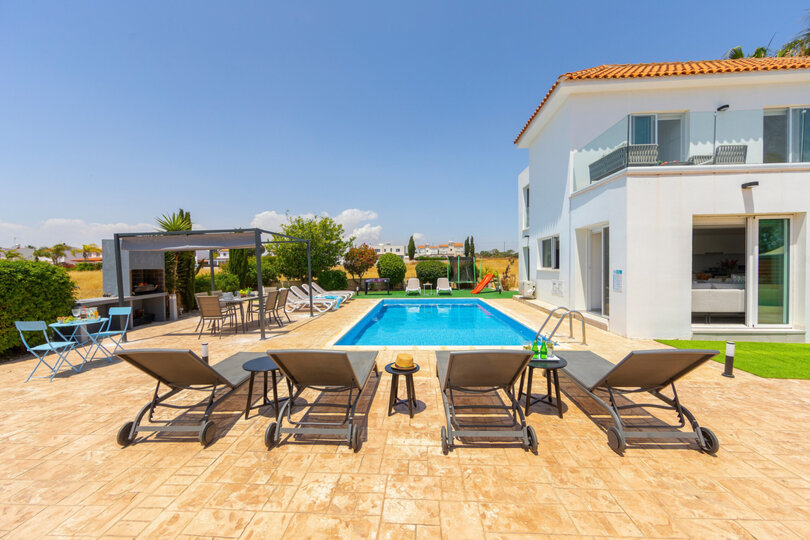 Vam in vaši družini bo všeč ta vila v bližini čudovitega mesta Famagusta, Famagusta Villa 1023