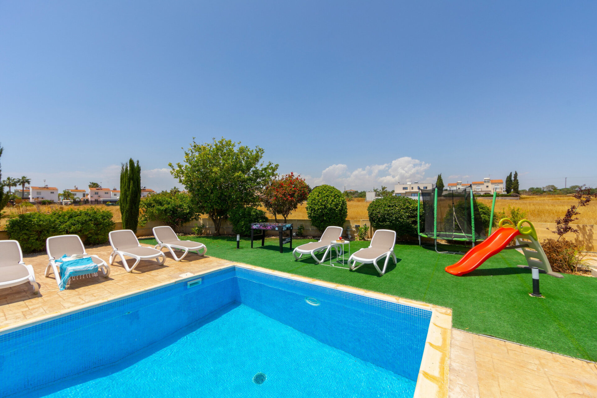 Vam in vaši družini bo všeč ta vila v bližini čudovitega mesta Famagusta, Famagusta Villa 1023