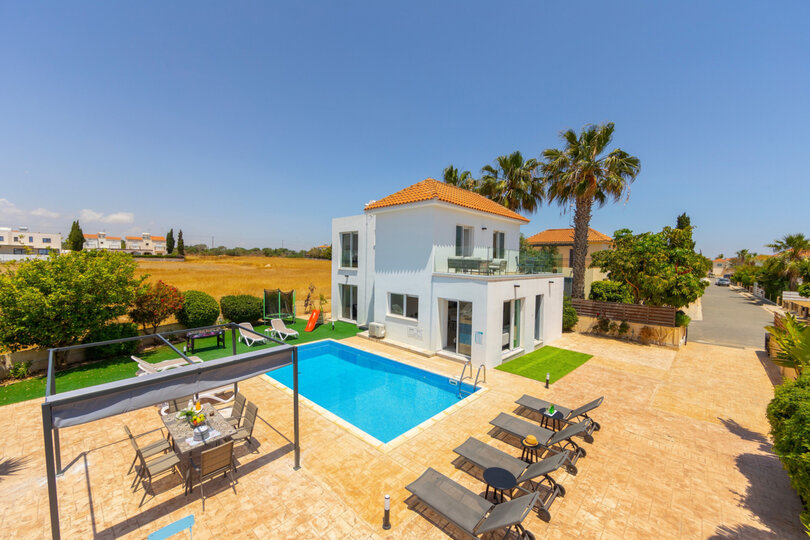 Vam in vaši družini bo všeč ta vila v bližini čudovitega mesta Famagusta, Famagusta Villa 1023