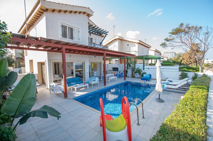 Skrivnost uživanja v vili s 5 zvezdicami blizu plaže v Famagusti, vila Famagusta 1025