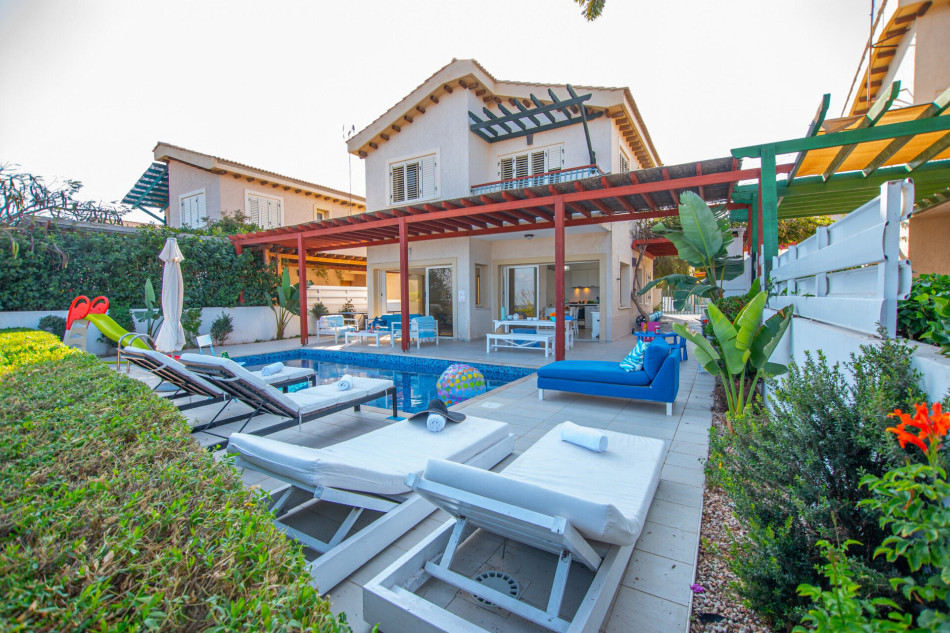 Skrivnost uživanja v vili s 5 zvezdicami blizu plaže v Famagusti, vila Famagusta 1025