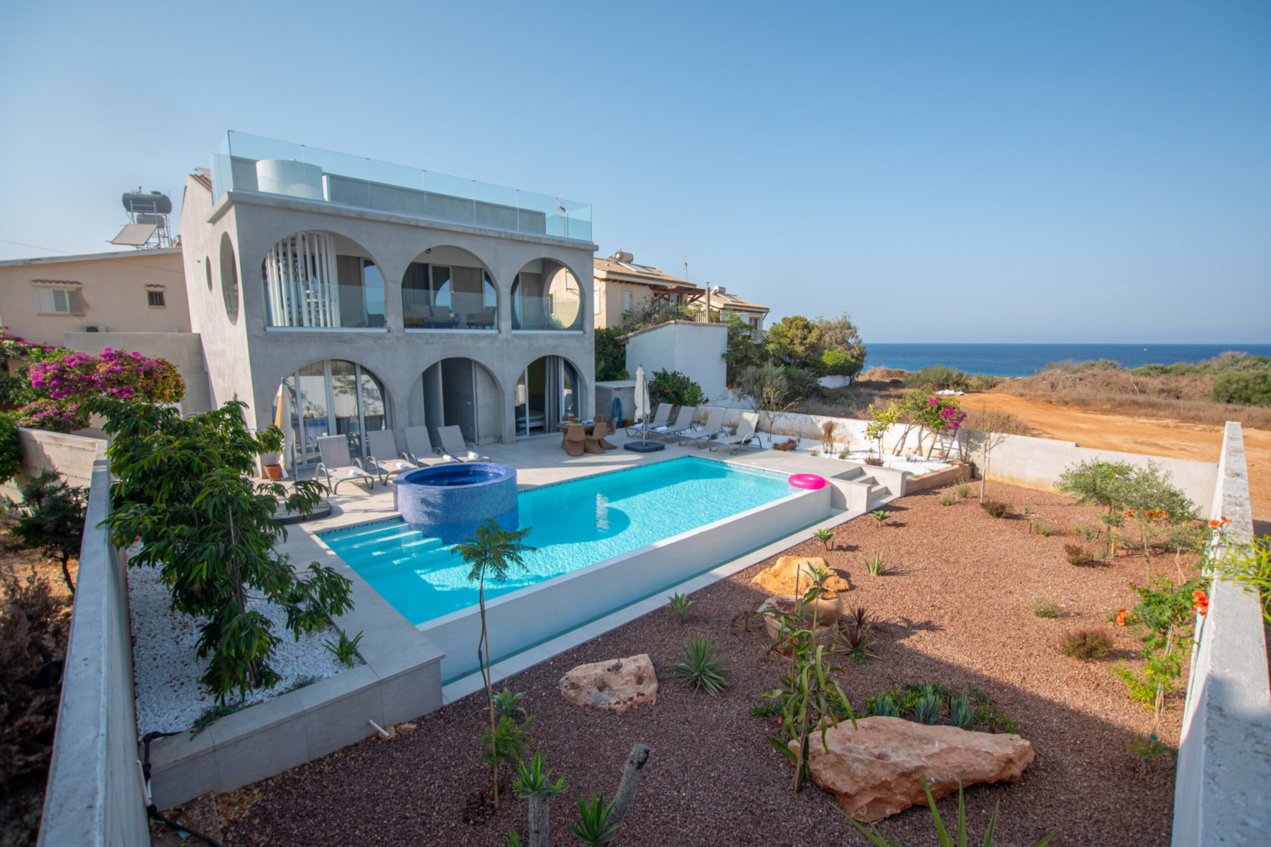 Skrivnost uživanja v vili s 5 zvezdicami blizu plaže v Famagusti, vila Famagusta 1024
