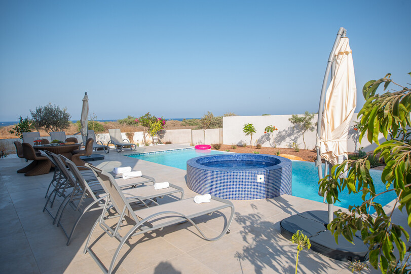 Skrivnost uživanja v vili s 5 zvezdicami blizu plaže v Famagusti, vila Famagusta 1024
