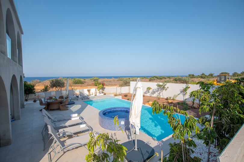 Skrivnost uživanja v vili s 5 zvezdicami blizu plaže v Famagusti, vila Famagusta 1024