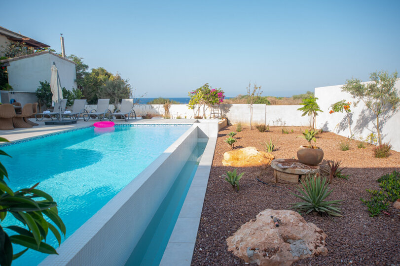 Skrivnost uživanja v vili s 5 zvezdicami blizu plaže v Famagusti, vila Famagusta 1024