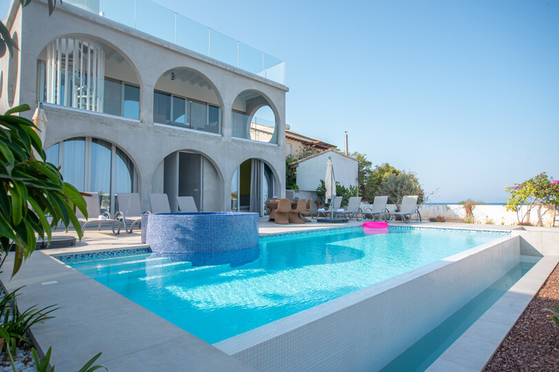 Skrivnost uživanja v vili s 5 zvezdicami blizu plaže v Famagusti, vila Famagusta 1024
