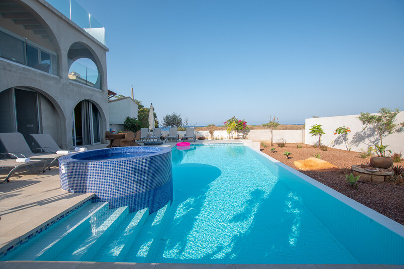 Skrivnost uživanja v vili s 5 zvezdicami blizu plaže v Famagusti, vila Famagusta 1024