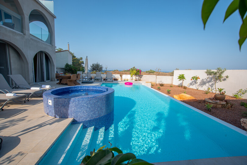 Skrivnost uživanja v vili s 5 zvezdicami blizu plaže v Famagusti, vila Famagusta 1024