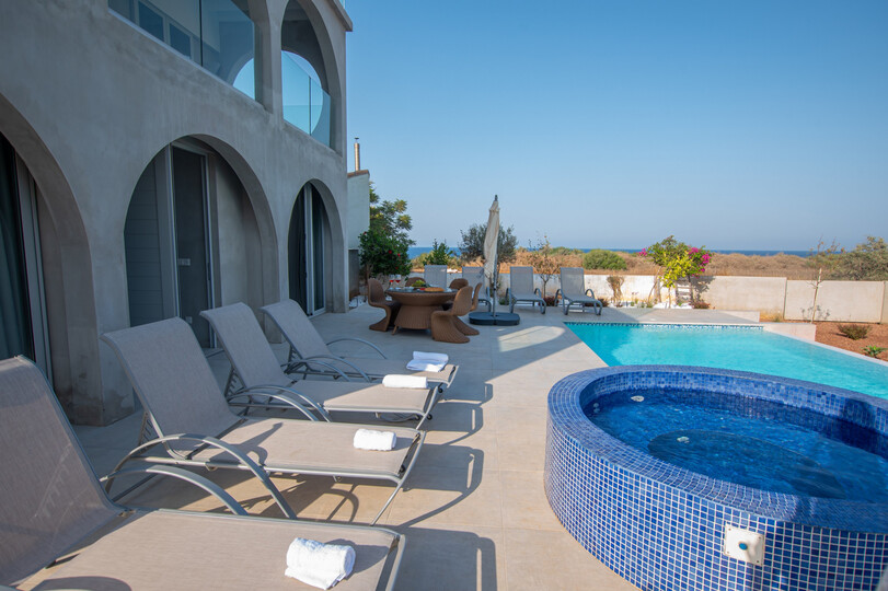 Skrivnost uživanja v vili s 5 zvezdicami blizu plaže v Famagusti, vila Famagusta 1024
