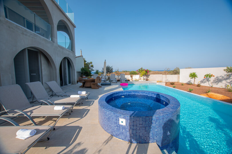 Skrivnost uživanja v vili s 5 zvezdicami blizu plaže v Famagusti, vila Famagusta 1024