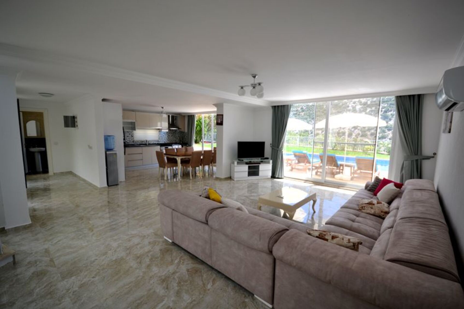 Najemite svojo luksuzno vilo s 4 spalnicami, Kalkan Villa 1071