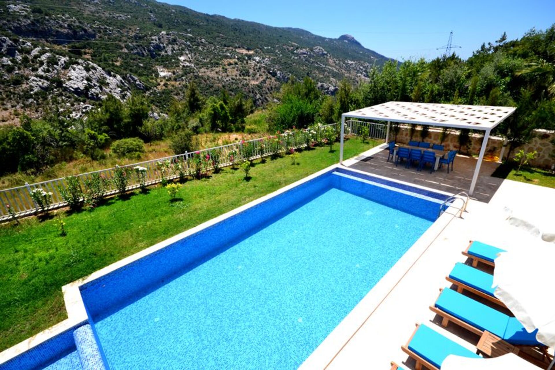 Najemite svojo luksuzno vilo s 4 spalnicami, Kalkan Villa 1071