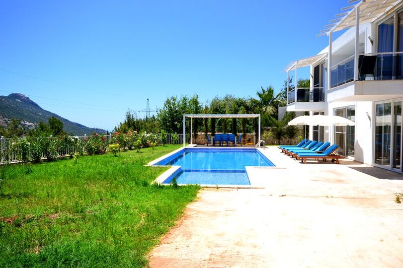 Najemite svojo luksuzno vilo s 4 spalnicami, Kalkan Villa 1071