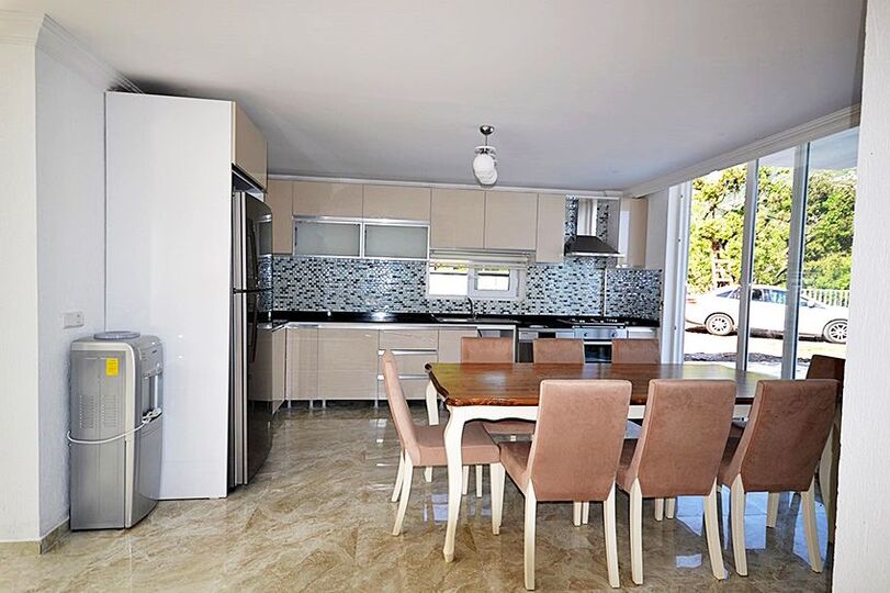 Najemite svojo luksuzno vilo s 4 spalnicami, Kalkan Villa 1071