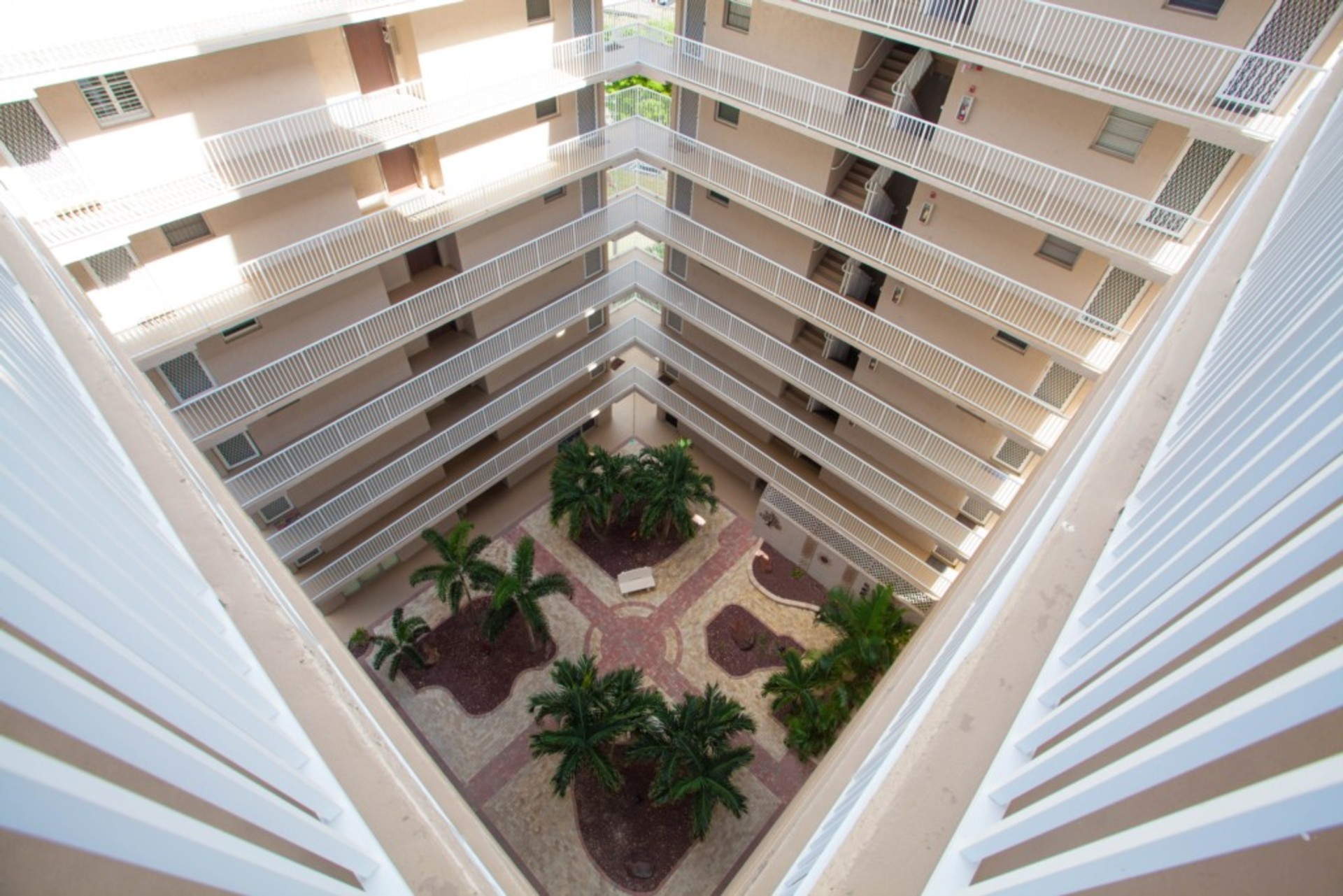 Luksuzno stanovanje v sodobnem slogu na plaži Bonita, Florida Condo 5953